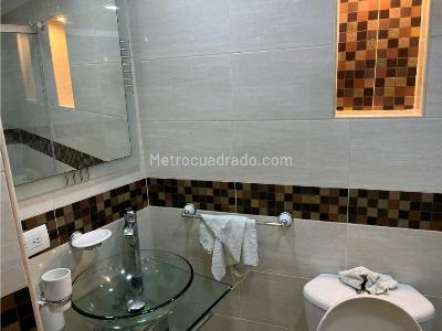 Apartamento de 3 alcobas en venta en Loma De San Julian Comuna 10 Medellin, Medellín, 86 m² · foto 6 de 14
