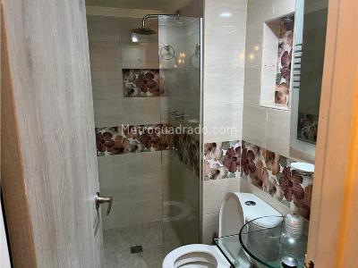 Apartamento de 3 alcobas en venta en Loma De San Julian Comuna 10 Medellin, Medellín, 86 m² · foto 9 de 14