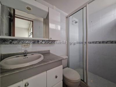 Apartamento de 3 alcobas en venta en Laureles Las Acacias, Medellín, 100 m² · foto 9 de 20