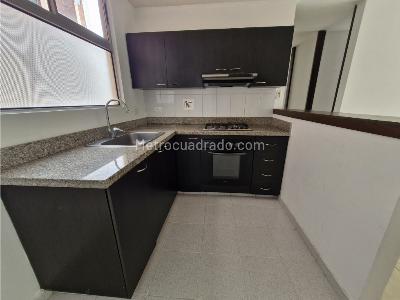 Apartamento de 2 alcobas en venta en El Poblado Castropol, Medellín, 63 m² · foto 2 de 20