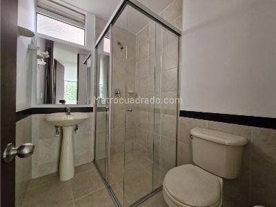 Apartamento de 2 alcobas en venta en El Poblado Castropol, Medellín, 63 m² · foto 14 de 20
