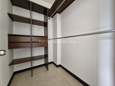 Apartamento de 2 alcobas en venta en El Poblado Castropol, Medellín, 63 m² · foto 18 de 20