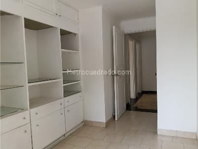 Apartamento en venta en Estadio, Medellín · foto 2 de 8