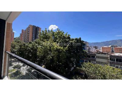 Apartamento de 3 alcobas en venta en Los Colores Noroccidente, Medellín, 76 m² · foto 2 de 20