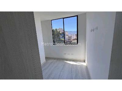 Apartamento de 3 alcobas en venta en Los Colores Noroccidente, Medellín, 76 m² · foto 6 de 20