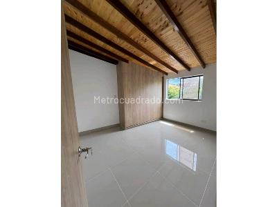 Apartamento de 3 alcobas en venta en La America / Danubio, Medellín, 77 m² · foto 12 de 20
