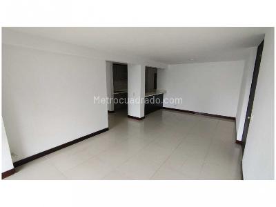 Apartamento de 4 alcobas en venta en Loma De Los Bernal, Medellín, 99 m² · foto 2 de 20