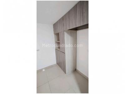 Apartamento de 4 alcobas en venta en Loma De Los Bernal, Medellín, 99 m² · foto 6 de 20