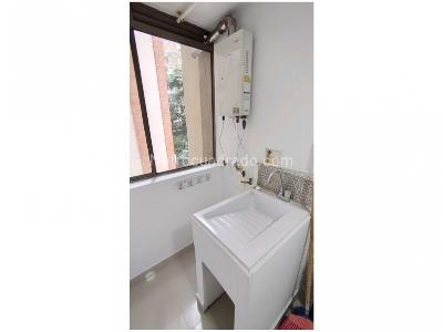 Apartamento de 4 alcobas en venta en Loma De Los Bernal, Medellín, 99 m² · foto 8 de 20
