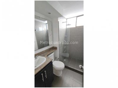Apartamento de 4 alcobas en venta en Loma De Los Bernal, Medellín, 99 m² · foto 18 de 20