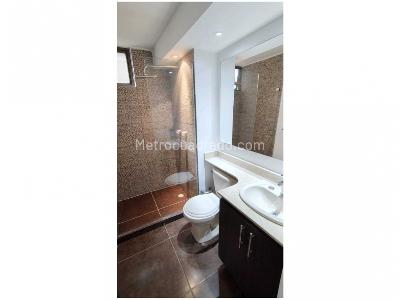 Apartamento de 4 alcobas en venta en Loma De Los Bernal, Medellín, 99 m² · foto 19 de 20