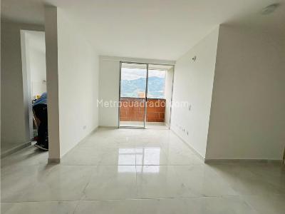 Apartamento de 3 alcobas en venta en Niquia, Bello, 54 m² · foto 3 de 16
