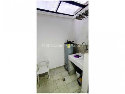 Casa de 3 alcobas en venta en Loma De Los Bernal, Medellín, 228 m² · foto 9 de 20