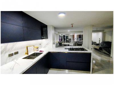 Casa de 3 alcobas en venta en Loma De Los Bernal, Medellín, 228 m² · foto 10 de 20