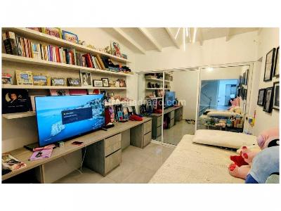 Casa de 3 alcobas en venta en Loma De Los Bernal, Medellín, 228 m² · foto 11 de 20