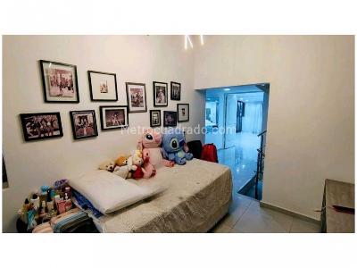 Casa de 3 alcobas en venta en Loma De Los Bernal, Medellín, 228 m² · foto 12 de 20