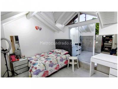 Casa de 3 alcobas en venta en Loma De Los Bernal, Medellín, 228 m² · foto 13 de 20