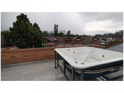 Casa de 3 alcobas en venta en Loma De Los Bernal, Medellín, 228 m² · foto 19 de 20