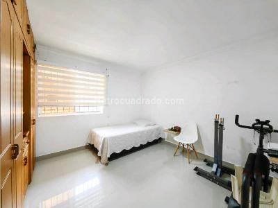 Apartamento de 3 alcobas en venta en Calasanz, Medellín, 91 m² · foto 11 de 20
