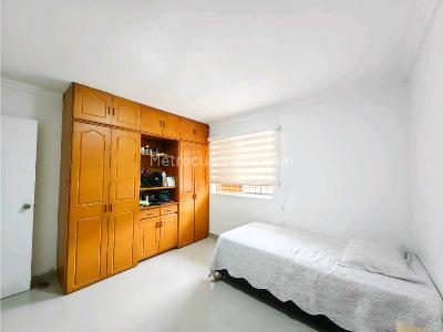Apartamento de 3 alcobas en venta en Calasanz, Medellín, 91 m² · foto 13 de 20