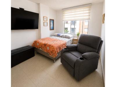 Apartamento de 3 alcobas en venta en Castallena, Medellín, 79 m² · foto 4 de 20