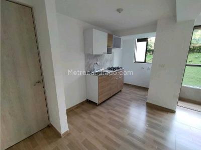 Apartamento en venta en Loma De Los Bernal, Medellín · foto 13 de 20