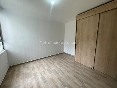 Apartamento en venta en Loma De Los Bernal, Medellín · foto 18 de 20