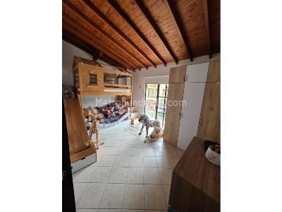 Casa de 4 alcobas en venta en Sabaneta, Sabaneta, 249 m² · foto 9 de 20