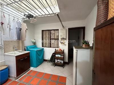Casa de 4 alcobas en venta en Simon Bolivar, Medellín, 270 m² · foto 7 de 14
