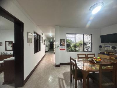 Casa de 4 alcobas en venta en Simon Bolivar, Medellín, 270 m² · foto 8 de 14