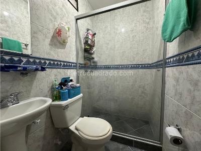 Casa de 4 alcobas en venta en Simon Bolivar, Medellín, 270 m² · foto 13 de 14