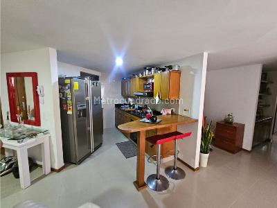 Apartamento de 3 alcobas en venta en Aves Maria, Sabaneta, 140 m² · foto 4 de 14