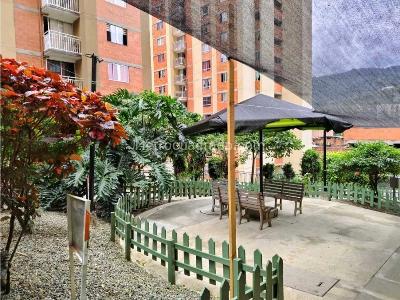 Apartamento de 3 alcobas en venta en Navarra Bello, Bello, 54 m² · foto 2 de 20