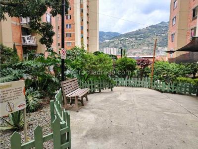 Apartamento de 3 alcobas en venta en Navarra Bello, Bello, 54 m² · foto 3 de 20