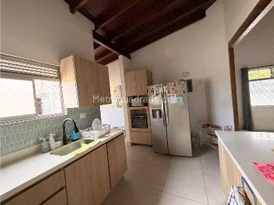 Apartamento de 4 alcobas en venta en Conquistadores, Medellín, 147 m² · foto 8 de 20