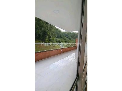 Apartamento de 2 alcobas en venta en San Jose, Sabaneta, 115 m² · foto 2 de 20