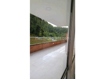 Apartamento de 2 alcobas en venta en San Jose, Sabaneta, 115 m² · foto 11 de 20