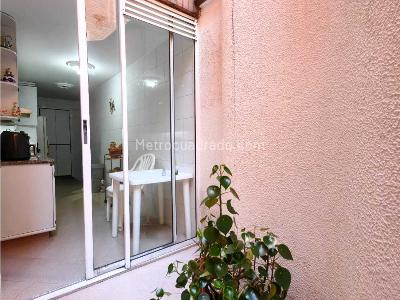 Apartamento de 3 alcobas en venta en Laureles, Medellín, 132 m² · foto 12 de 20