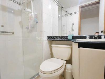 Apartamento de 3 alcobas en venta en Laureles, Medellín, 132 m² · foto 14 de 20