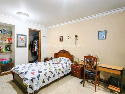 Apartamento de 3 alcobas en venta en Laureles, Medellín, 132 m² · foto 15 de 20