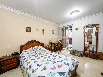 Apartamento de 3 alcobas en venta en Laureles, Medellín, 132 m² · foto 16 de 20