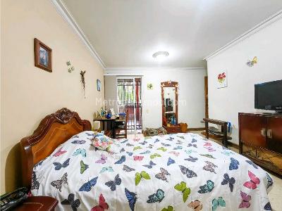Apartamento de 3 alcobas en venta en Laureles, Medellín, 132 m² · foto 17 de 20
