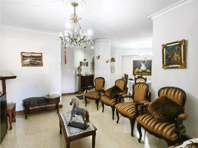 Apartamento de 3 alcobas en venta en Laureles, Medellín, 132 m² · foto 2 de 20