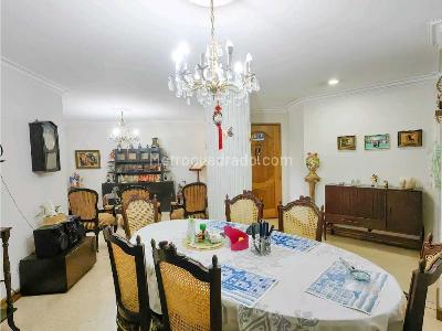Apartamento de 3 alcobas en venta en Laureles, Medellín, 132 m² · foto 4 de 20