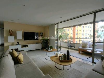 Apartamento de 3 alcobas en venta en El Tesoro, Medellín, 111 m² · foto 2 de 20