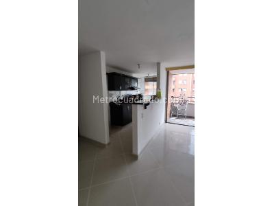 Apartamento de 3 alcobas en venta en Las Palmas, Medellín, 74 m² · foto 2 de 20