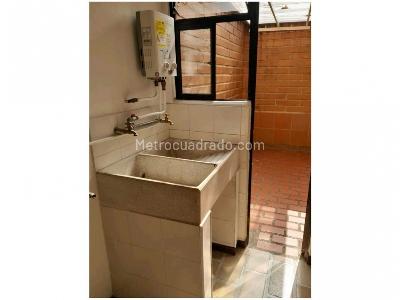 Apartamento en venta en Loma De Los Bernal, Medellín · foto 4 de 8