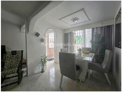 Casa de 3 alcobas en venta en La Mota, Medellín, 80 m² · foto 2 de 18
