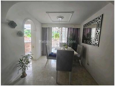 Casa de 3 alcobas en venta en La Mota, Medellín, 80 m² · foto 4 de 18