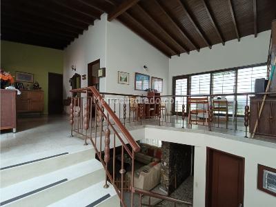 Casa de 4 alcobas en venta en Belen, Medellín, 218 m² · foto 3 de 6